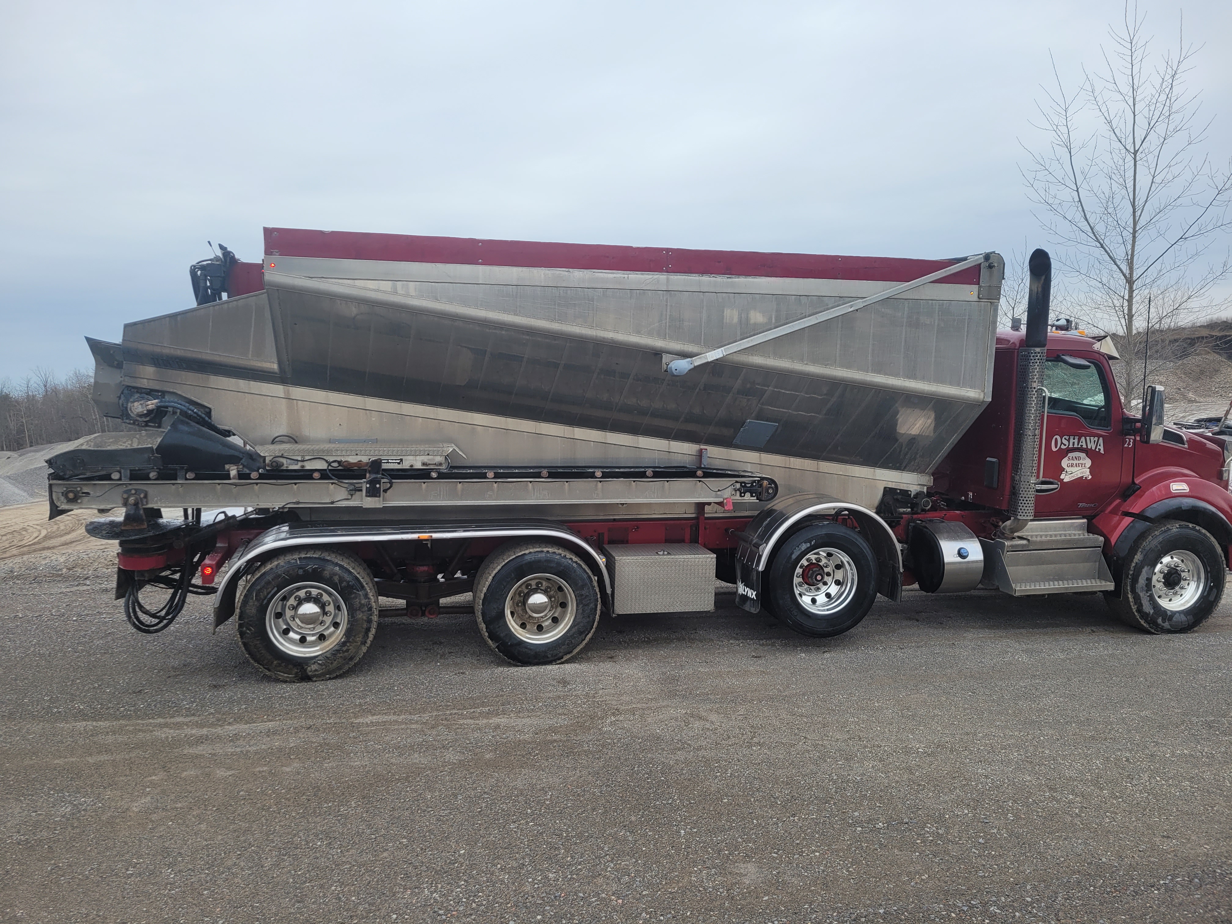 2019 Kenworth T880 w/ Bay-lynx 